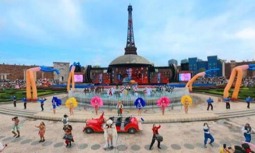 :
  USDT支付钱包接口：全面了解与使用指南 / 

关键词:
 guanjianci USDT, 支付钱包, 接口, 加密货币, 数字支付 /guanjianci 

1. 什么是USDT支付钱包接口？
USDT（Tether）是一种基于区块链的稳定币，其价值与美元挂钩。USDT支付钱包接口是一个允许商家和用户通过区块链进行交易的工具，使得加密货币的交易更加方便。在一个典型的USDT支付系统中，用户可以使用自己的数字钱包，通过接口与商家进行支付。这种支付方式在加密货币交易日渐普及的今天，尤其受到重视。

USDT支付钱包接口的使用流程通常包括以下几个步骤：用户首先将其资金转换为USDT，接着使用支持USDT的数字钱包进行付款。在付款的过程中，接口会负责处理交易请求，确保资金从用户账户转移到商家的账户，并提供交易确认信息。这些接口通常采用RESTful API结构，旨在提供简单而高效的调用方式，使得用户能够轻松接入。

USDT支付钱包接口的优势在于其交易速度快、费用低、全球适用性强，尤其适合跨境支付。与传统支付方式相比，USDT可以降低汇率风险和交易成本，因此越来越多的在线商家开始引入USDT支付接口，以迎合来自全球的用户需求。

2. 如何选择合适的USDT支付钱包接口？
选择一个合适的USDT支付钱包接口，对于商家的业务发展至关重要。首先，商家需要考虑三个关键因素：安全性、用户体验和成本。

ul
li安全性: 在选择支付接口时，确保其具备强大的安全措施，比如数据加密、多重身份验证等。安全性不仅仅关系到交易的顺利进行，还关系到用户的资金安全。/li
li用户体验: 一个好的支付接口应该简洁直观，能够为用户提供顺畅的支付体验。商家可以考虑接口的响应速度、支付步骤的简化程度，以及是否支持多种支付方式（如信用卡、银行转账等）。/li
li成本: 不同的支付接口可能收取不同的费用，商家需要仔细比较相关的手续费和维护成本。过高的费用可能会影响商家的利润，而过低的费用则可能意味着服务质量的下降。/li
/ul

除了上述因素，商家还需要关注支付接口的技术支持和兼容性。确保接口能够与现有的系统无缝集成，并能够顺畅处理未来可能的扩展需求。同时，选择一个有良好客服支持的服务商，可以帮助商家在遇到问题时迅速得到解决。

3. USDT支付在商业中的应用场景有哪些？
USDT支付由于其稳定性和迅速性，已经在多个商业场景中获得了应用。以下是几种主要的应用场景：

ul
li电子商务: 在线零售商可以通过USDT支付来吸引全球用户，特别是那些习惯于使用加密货币的消费者。USDT支付能够降低跨境交易的复杂度，让消费者享受更快的购买体验。/li
li游戏平台: 在游戏行业，许多游戏平台开始接受USDT作为合法的支付手段，以便于玩家进行游戏内购买。通过USDT，玩家可以更方便地进行小额交易，而不需要承担高额的支付手续费。/li
li金融服务: 一些金融服务平台使用USDT作为支付和转账工具，能够实现用户间快速、安全的资产转移。在这种场景中，USDT不仅仅是一种交易手段，还可以作为价值储存的工具。/li
li慈善捐赠: 越来越多的慈善机构开始接纳USDT捐赠。由于USDT交易的可追踪性和透明性，捐赠者可以即时知道自己的资金流向。/li
li国际贸易: 企业在进出口贸易中采用USDT支付，可以避免汇率波动风险。通过USDT进行结算，企业能够更好地掌控成本，尤其是在涉及多个货币的交易中。/li
/ul

无论是哪个领域，USDT支付都为各类商家提供了便利和灵活性。在未来，随着更多消费者和商家熟悉和信任加密货币，USDT的应用范围有望进一步扩大。

4. 如何集成USDT支付钱包接口到我的网站或应用中？
集成USDT支付钱包接口可以说是一个相对简单的过程，尽管具体步骤可能因为不同的支付服务商而有所不同。以下为一般的实施步骤：

ul
li注册账户: 首先，商家需要在所选的USDT支付服务平台注册一个账户。在注册过程中，商家需要提供必要的资料，如公司信息、银行账户等。/li
li获取API文档: 一旦注册成功，商家可以在后台获取API文档，里面详细说明了如何使用该接口的技术规范。商家可以根据该文档进行初步设计。/li
li编写代码: 使用支持的编程语言（如PHP、Python、JavaScript等）编写代码，调用API接口来实现支付功能。在这一步，商家可以依据文档示例，参考接口提供的样例代码来快速上手。/li
li进行测试: 在正式上线之前，务必进行充分的测试。测试环境能够模拟真实的交易场景，帮助商家发现潜在问题。确保交易可以顺畅进行，无论是支付成功还是失败，都能够给出正确的反馈信息。/li
li上线与监控: 测试完成后，便可以将USDT支付接口上线。上线后，商家需要监控交易情况，随时解决用户在交易中遇到的任何问题。/li
/ul

需要注意的是，虽然集成USDT支付接口相对简单，但对于初学者来说，技术门槛依旧存在。因此，商家可以考虑雇佣专业的开发人员或团队来进行实施，确保系统的安全与稳定。结合良好的用户体验与便利的支付方式，USDT支付接口能够为商家和消费者都带来极大的价值。

5. USDT支付的优势与挑战是什么？
USDT支付的优势包括但不限于以下几点：

ul
li稳定性: 尽管加密货币市场波动很大，USDT由于与美元挂钩，因此保持了相对较高的稳定性，使得它在进行交易时，商家和消费者都能够更好地预算成本。/li
li快速交易: USDT交易通常可以在几分钟内完成，这种即时的交易体验对于快速的商业环境极为重要。/li
li全球通用性: 不论身处何地，用户都可以使用USDT进行交易，确保实现跨境业务的灵活性。/li
li隐私性: 相较于传统银行转账，使用USDT支付可以在一定程度上保护用户的隐私，尤其是在某些对隐私要求高的行业。/li
/ul

然而，USDT支付也面临一些挑战：

ul
li监管风险: 不同国家对加密货币的监管政策各不相同，商家在使用USDT支付时，需要时刻关注政策变化，以避免潜在的法律风险。/li
li技术风险: 对于初入加密货币领域的商家，技术的复杂性和潜在的操作错误可能导致资金的损失，增加了运营的风险。/li
li接受度有限: 尽管USDT作为一种稳定币逐渐被接受，但仍然不是所有的商家都会接受这种支付方式，限制了其使用范围。/li
li市场波动: 尽管USDT价格较为稳定，但在极端市场条件下，仍然可能出现脱钩现象，从而影响用户信任。/li
/ul

综上所述，USDT支付钱包接口为商家和消费者提供了灵活、快速、稳健的支付方式，但商家在实施之前，需要充分考虑其优势与挑战，确保在合规、安全的环境下运营。

可能相关的问题
ul
liUSDT支付钱包接口的安全性如何保证？/li
li如何进行USDT支付的手续费计算？/li
li如何处理USDT支付交易中的错误？/li
liUSDT支付与传统支付方式有什么区别？/li
li如何提升使用USDT支付的用户信任度？/li
/ul

6. USDT支付钱包接口的安全性如何保证？
在数字货币交易中，安全是一个重要话题。USDT支付钱包接口安全性的保证通常依赖于多层次的安全措施。首先，交易数据一般会使用先进的加密技术进行处理，以防止任何未授权的访问。此外，许多支付服务商还会应用多重身份验证，以确保每一次交易都在合法的用户操作之下。

除了数据加密和身份验证，合规性也是一个不可忽视的方面。支付服务商通常需要遵守相关法律法规，尤其在涉及客资金的情况下。此外，为了应对潜在的欺诈行为，很多服务商会监控交易行为，对可疑活动进行分析，提供实时的警报。一旦有可疑交易发生，相关交易将会被冻结，待进一步检查，并确保用户的资金安全。

另外，商家在整合USDT支付钱包接口的时候，还需确保其自身平台的安全，比如定期进行安全审查，及时更新软件和系统，防止由于系统漏洞导致的资金损失。采用标准的安全措施，例如SSL证书和防火墙，都是保证系统安全的重要环节。

7. 如何进行USDT支付的手续费计算？
USDT支付的手续费计算可能因不同的支付服务商而异。大多数情况下，手续费会根据交易规模、支付通道和服务商的定价政策进行计算。具体算法可能包括固定费用和按比例收费两种方式。

例如，一些支付服务商可能会规定一个固定的手续费（如0.5 USDT），无论交易金额是多少。此外，还有一些服务商会依据交易金额收取一定比例的手续费，通常在0.1%-2%之间。商家在选择支付服务时，需仔细了解其手续费结构，以选择最适合自身需求的服务商。

商家应制定清晰的手续费政策，以便在向消费者展示价格时，避免由于手续费而导致价格不透明。很多支付接口还允许商家自定义手续费，从而能够根据自身情况灵活应对。

8. 如何处理USDT支付交易中的错误？
在使用USDT支付时，交易错误可能会发生。无论是由于用户输入错误地址，还是系统故障，商家应具备相应的处理机制。首先，商家应向用户提供清晰的信息指导，让用户注意在进行交易时仔细核对相关信息。

当交易出现错误后，商家需要迅速联系支付服务商，获取错误交易的详细信息。一些支付服务提供商会提供交易回溯功能，商家可以借此追踪交易状态，判断是否可以进行退款或撤销。

如果确实需要退款，商家应按照支付服务商的规定，提交相应的退款申请。在此过程中，必要的数据记录（如交易时间、金额、交易ID等）应充分准备，以确保处理效率。

9. USDT支付与传统支付方式有什么区别？
USDT支付与传统支付方式的区别主要体现在以下几个方面：

ul
li交易速度: USDT支付一般能够在几分钟内完成，而传统支付方式（如银行转账）可能需要数日。尤其是在进行跨境支付时，USDT支付所需的时间大大缩短。/li
li手续费: 在某些情况下，USDT支付的费用相对较低，而传统支付尤其在国际汇款时，手续费往往较高。/li
li风险管理: 使用USDT可以有效规避汇率波动对交易的影响，而传统支付通常会受到汇率变动的影响，给商家带来更多不确定性。/li
/ul

然而，USDT支付在合规性和监管方面，仍旧跟传统支付方式存在较大的差异。例如，在某些国家，USDT的法律地位尚未明确，这可能影响消费者的信任。

10. 如何提升使用USDT支付的用户信任度？
提升用户对USDT支付信任度的策略可以从多个方面入手：

ul
li透明的信息披露: 商家应在其网站或应用中清晰公示关于USDT支付的流程、收费及风险，增强用户的信任。/li
li提供客服支持: 及时的客户服务能够帮助用户解决在使用USDT支付时遇到的问题，提高用户的使用体验。/li
li展示成功案例: 在网站上展示已有客户使用USDT支付的成功案例或评价，以建立潜在用户的信任感。/li
li增强安全性措施: 通过采取高级别的安全措施来保护用户的信息和资金，向用户展示商家的可靠性和专业性。/li
li定期进行邮件沟通: 临近新用户注册时，可以定期给用户发送关于USDT支付的邮件，解释其优势与安全性，增强用户对平台的信任感。/li
/ul

综上所述，增强用户信任度需要时间和持续的努力，当商家能够在这些方面都做到位时，将大幅提升用户的满意度和忠诚度，从而促进业务增长。

通过以上详细分析与解决方案，商家可以更好地理解与利用USDT支付钱包接口，推动业务成长。